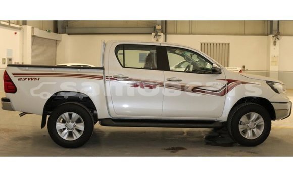 Acheter Import Voiture Toyota Hilux Blanc à Import - Dubai, A'ana Acheter Import Voiture Toyota Hilux Blanc à Import - Dubai, A'ana