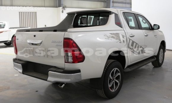 Acheter Import Voiture Toyota Hilux Blanc à Import - Dubai, A'ana Acheter Import Voiture Toyota Hilux Blanc à Import - Dubai, A'ana