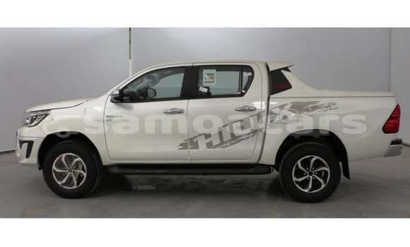 Acheter Import Voiture Toyota Hilux Blanc à Import - Dubai, A'ana Acheter Import Voiture Toyota Hilux Blanc à Import - Dubai, A'ana