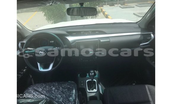 Acheter Import Voiture Toyota Hilux Blanc à Import - Dubai, A'ana Acheter Import Voiture Toyota Hilux Blanc à Import - Dubai, A'ana