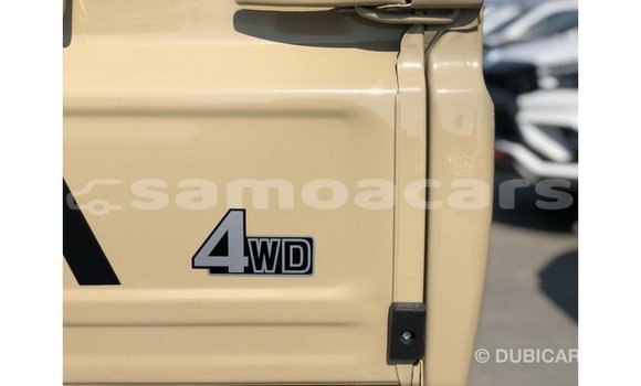 Acheter Import Voiture Toyota Land Cruiser Beige à Import - Dubai, A'ana Acheter Import Voiture Toyota Land Cruiser Beige à Import - Dubai, A'ana