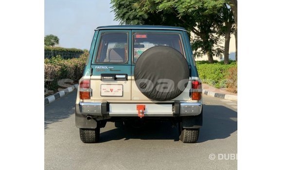 Acheter Import Voiture Nissan Patrol Bleu à Import - Dubai, A'ana Acheter Import Voiture Nissan Patrol Bleu à Import - Dubai, A'ana
