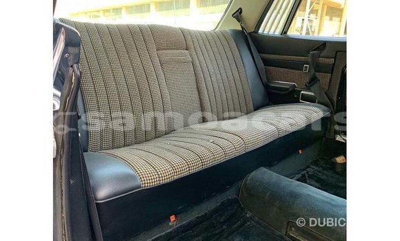 Acheter Import Voiture Mercedes-Benz 190 Blanc à Import - Dubai, A'ana Acheter Import Voiture Mercedes-Benz 190 Blanc à Import - Dubai, A'ana