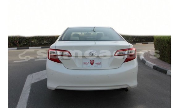 Acheter Import Voiture Toyota Camry Blanc à Import - Dubai, A'ana Acheter Import Voiture Toyota Camry Blanc à Import - Dubai, A'ana