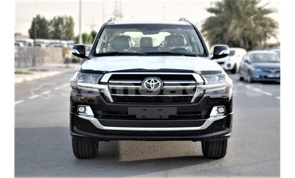 Acheter Import Voiture Toyota Land Cruiser Noir à Import - Dubai, A'ana Acheter Import Voiture Toyota Land Cruiser Noir à Import - Dubai, A'ana