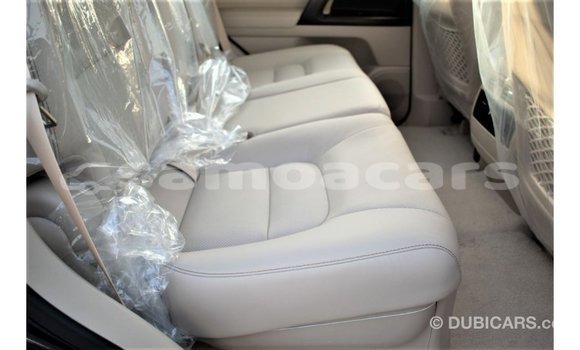 Acheter Import Voiture Toyota Land Cruiser Noir à Import - Dubai, A'ana Acheter Import Voiture Toyota Land Cruiser Noir à Import - Dubai, A'ana