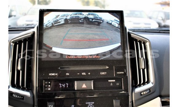 Acheter Import Voiture Toyota Land Cruiser Noir à Import - Dubai, A'ana Acheter Import Voiture Toyota Land Cruiser Noir à Import - Dubai, A'ana