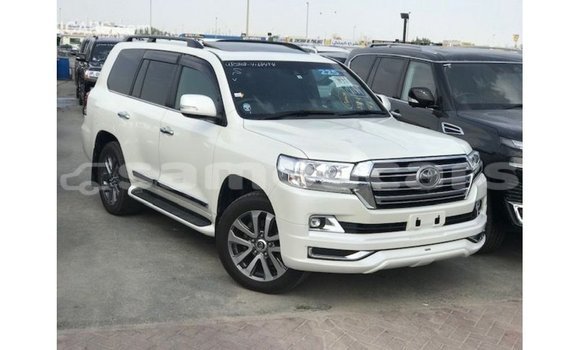 Buy Import Toyota Land Cruiser White Car in Import - Dubai in A'ana Buy Import Toyota Land Cruiser White Car in Import - Dubai in A'ana