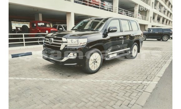 Acheter Import Voiture Toyota Land Cruiser Noir à Import - Dubai, A'ana Acheter Import Voiture Toyota Land Cruiser Noir à Import - Dubai, A'ana