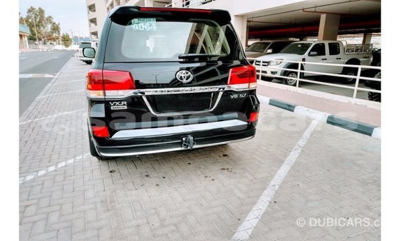 Acheter Import Voiture Toyota Land Cruiser Noir à Import - Dubai, A'ana Acheter Import Voiture Toyota Land Cruiser Noir à Import - Dubai, A'ana