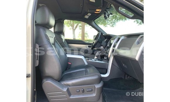 Acheter Import Voiture Ford Club Wagon Beige à Import - Dubai, A'ana Acheter Import Voiture Ford Club Wagon Beige à Import - Dubai, A'ana