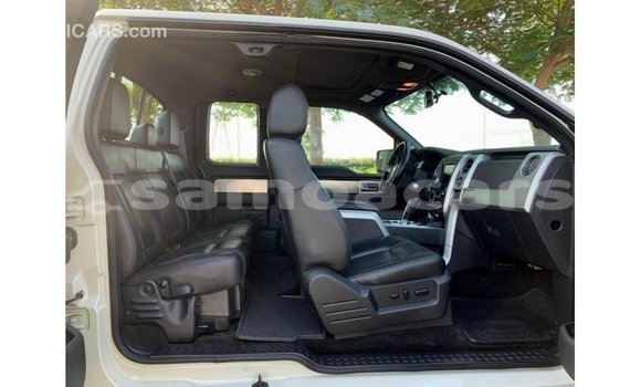 Acheter Import Voiture Ford Club Wagon Beige à Import - Dubai, A'ana Acheter Import Voiture Ford Club Wagon Beige à Import - Dubai, A'ana