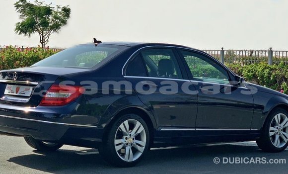 Acheter Import Voiture Mercedes-Benz 200 Bleu à Import - Dubai, A'ana Acheter Import Voiture Mercedes-Benz 200 Bleu à Import - Dubai, A'ana