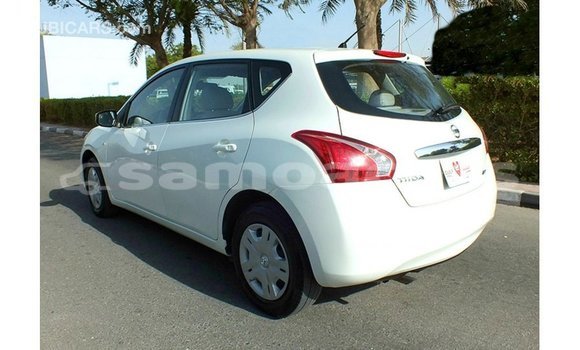 Acheter Import Voiture Nissan Tiida Blanc à Import - Dubai, A'ana Acheter Import Voiture Nissan Tiida Blanc à Import - Dubai, A'ana