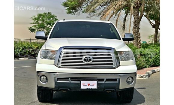 Acheter Import Voiture Toyota Tundra Blanc à Import - Dubai, A'ana Acheter Import Voiture Toyota Tundra Blanc à Import - Dubai, A'ana