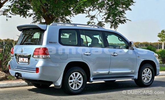 Buy Import Toyota Land Cruiser Blue Car in Import - Dubai in A'ana Buy Import Toyota Land Cruiser Blue Car in Import - Dubai in A'ana