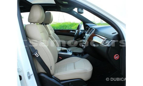 Buy Import Mercedes-Benz 190 White Car in Import - Dubai in A'ana Buy Import Mercedes-Benz 190 White Car in Import - Dubai in A'ana