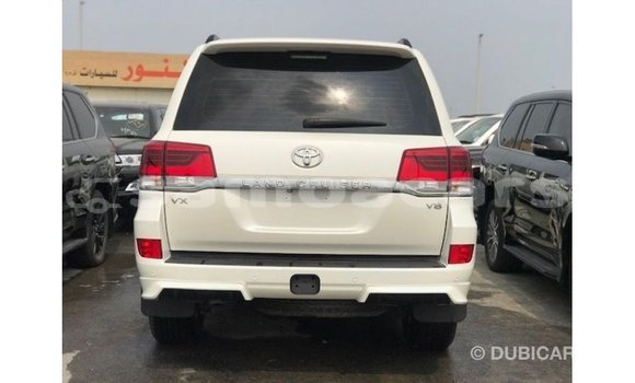 Buy Import Toyota Land Cruiser White Car in Import - Dubai in A'ana Buy Import Toyota Land Cruiser White Car in Import - Dubai in A'ana