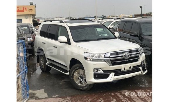 Buy Import Toyota Land Cruiser White Car in Import - Dubai in A'ana Buy Import Toyota Land Cruiser White Car in Import - Dubai in A'ana