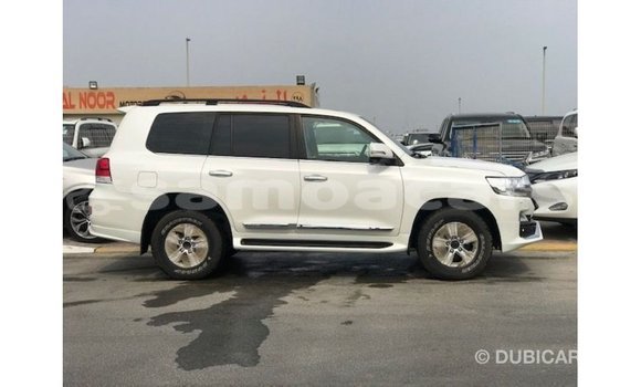 Buy Import Toyota Land Cruiser White Car in Import - Dubai in A'ana Buy Import Toyota Land Cruiser White Car in Import - Dubai in A'ana