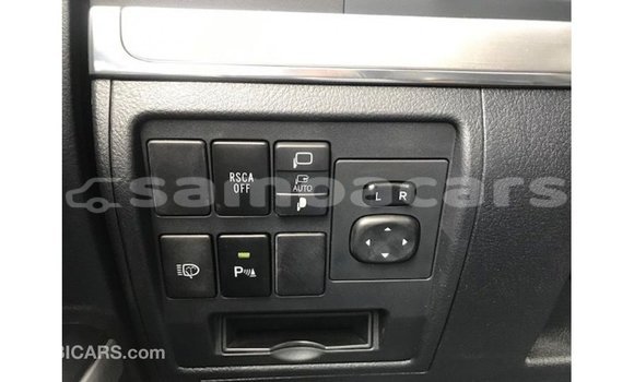 Buy Import Toyota Land Cruiser White Car in Import - Dubai in A'ana Buy Import Toyota Land Cruiser White Car in Import - Dubai in A'ana