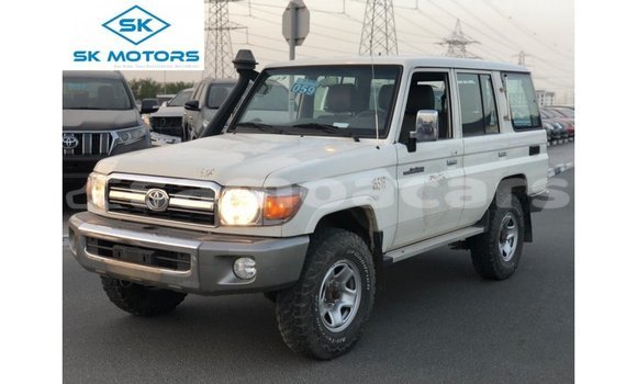 Buy Import Toyota Land Cruiser White Car in Import - Dubai in A'ana Buy Import Toyota Land Cruiser White Car in Import - Dubai in A'ana