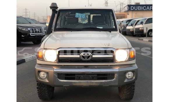 Buy Import Toyota Land Cruiser White Car in Import - Dubai in A'ana Buy Import Toyota Land Cruiser White Car in Import - Dubai in A'ana