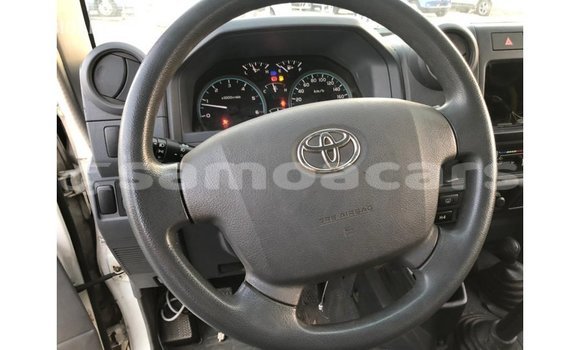 Buy Import Toyota Land Cruiser White Car in Import - Dubai in A'ana Buy Import Toyota Land Cruiser White Car in Import - Dubai in A'ana