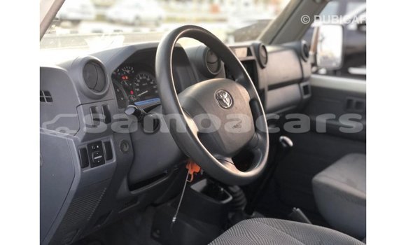 Buy Import Toyota Land Cruiser White Car in Import - Dubai in A'ana Buy Import Toyota Land Cruiser White Car in Import - Dubai in A'ana