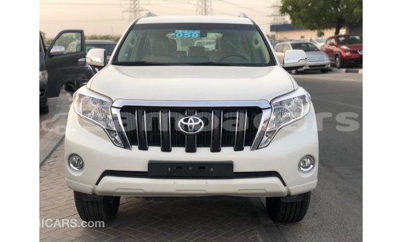 Acheter Import Voiture Toyota Prado Blanc à Import - Dubai, A'ana Acheter Import Voiture Toyota Prado Blanc à Import - Dubai, A'ana
