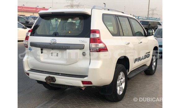 Acheter Import Voiture Toyota Prado Blanc à Import - Dubai, A'ana Acheter Import Voiture Toyota Prado Blanc à Import - Dubai, A'ana