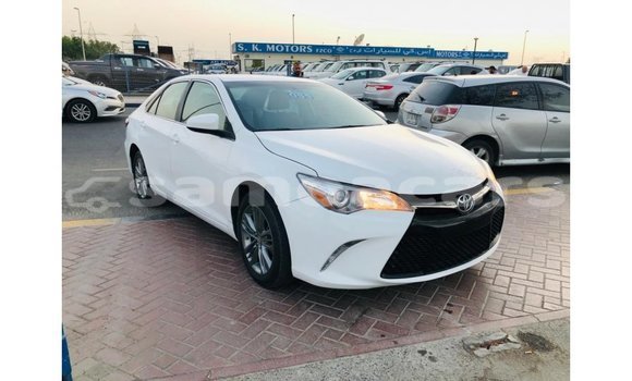 Acheter Import Voiture Toyota Camry Blanc à Import - Dubai, A'ana