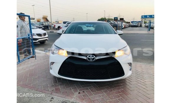 Acheter Import Voiture Toyota Camry Blanc à Import - Dubai, A'ana Acheter Import Voiture Toyota Camry Blanc à Import - Dubai, A'ana