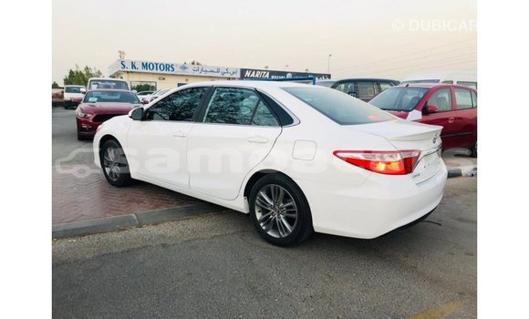 Acheter Import Voiture Toyota Camry Blanc à Import - Dubai, A'ana Acheter Import Voiture Toyota Camry Blanc à Import - Dubai, A'ana