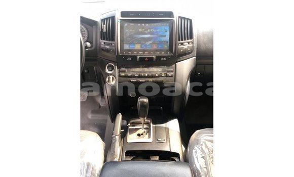 Buy Import Toyota Land Cruiser White Car in Import - Dubai in A'ana Buy Import Toyota Land Cruiser White Car in Import - Dubai in A'ana