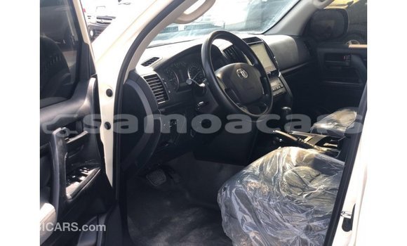 Buy Import Toyota Land Cruiser White Car in Import - Dubai in A'ana Buy Import Toyota Land Cruiser White Car in Import - Dubai in A'ana