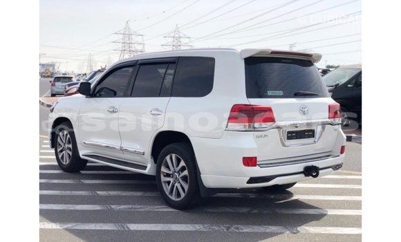 Buy Import Toyota Land Cruiser White Car in Import - Dubai in A'ana Buy Import Toyota Land Cruiser White Car in Import - Dubai in A'ana