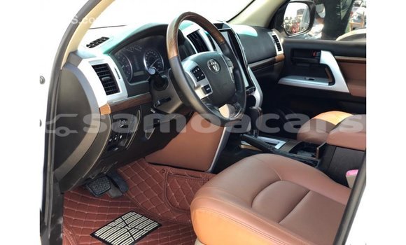 Buy Import Toyota Land Cruiser White Car in Import - Dubai in A'ana Buy Import Toyota Land Cruiser White Car in Import - Dubai in A'ana