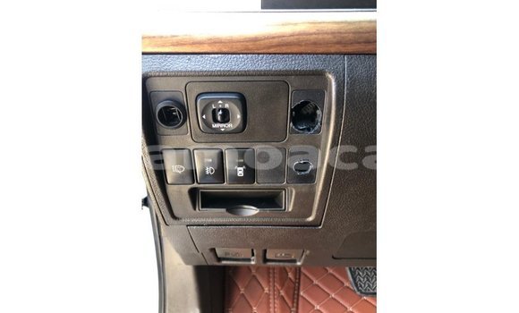 Buy Import Toyota Land Cruiser White Car in Import - Dubai in A'ana Buy Import Toyota Land Cruiser White Car in Import - Dubai in A'ana