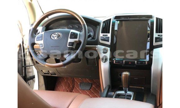 Buy Import Toyota Land Cruiser White Car in Import - Dubai in A'ana Buy Import Toyota Land Cruiser White Car in Import - Dubai in A'ana
