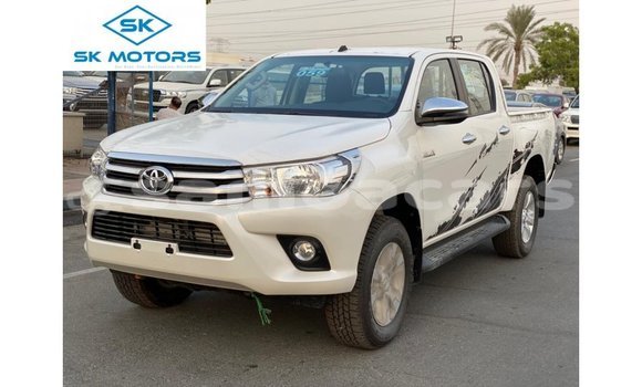 Acheter Import Voiture Toyota Hilux Blanc à Import - Dubai, A'ana Acheter Import Voiture Toyota Hilux Blanc à Import - Dubai, A'ana
