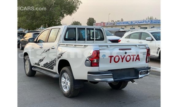 Acheter Import Voiture Toyota Hilux Blanc à Import - Dubai, A'ana Acheter Import Voiture Toyota Hilux Blanc à Import - Dubai, A'ana