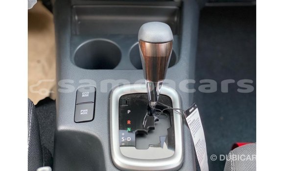 Acheter Import Voiture Toyota Hilux Blanc à Import - Dubai, A'ana Acheter Import Voiture Toyota Hilux Blanc à Import - Dubai, A'ana