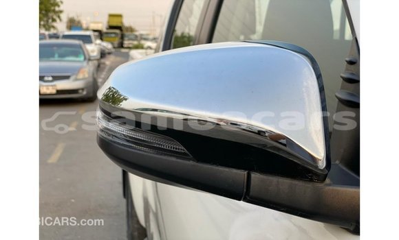 Acheter Import Voiture Toyota Hilux Blanc à Import - Dubai, A'ana Acheter Import Voiture Toyota Hilux Blanc à Import - Dubai, A'ana