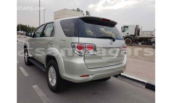 Acheter Import Voiture Toyota Fortuner Autre à Import - Dubai, A'ana Acheter Import Voiture Toyota Fortuner Autre à Import - Dubai, A'ana