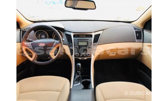 Acheter Import Voiture Hyundai Sonata Rouge à Import - Dubai, A'ana Acheter Import Voiture Hyundai Sonata Rouge à Import - Dubai, A'ana