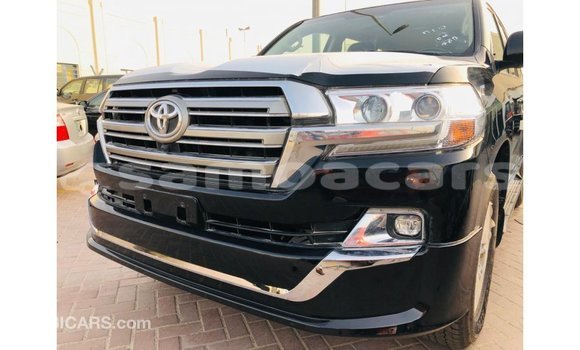Acheter Import Voiture Toyota Land Cruiser Noir à Import - Dubai, A'ana Acheter Import Voiture Toyota Land Cruiser Noir à Import - Dubai, A'ana
