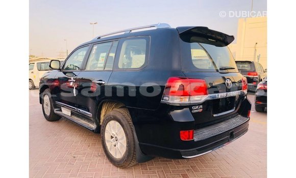Acheter Import Voiture Toyota Land Cruiser Noir à Import - Dubai, A'ana Acheter Import Voiture Toyota Land Cruiser Noir à Import - Dubai, A'ana
