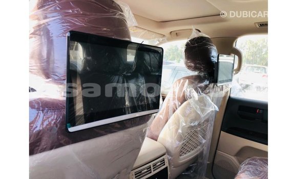 Acheter Import Voiture Toyota Land Cruiser Noir à Import - Dubai, A'ana Acheter Import Voiture Toyota Land Cruiser Noir à Import - Dubai, A'ana