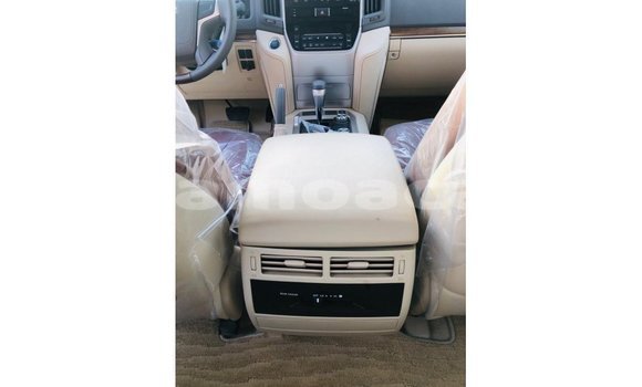 Acheter Import Voiture Toyota Land Cruiser Noir à Import - Dubai, A'ana Acheter Import Voiture Toyota Land Cruiser Noir à Import - Dubai, A'ana